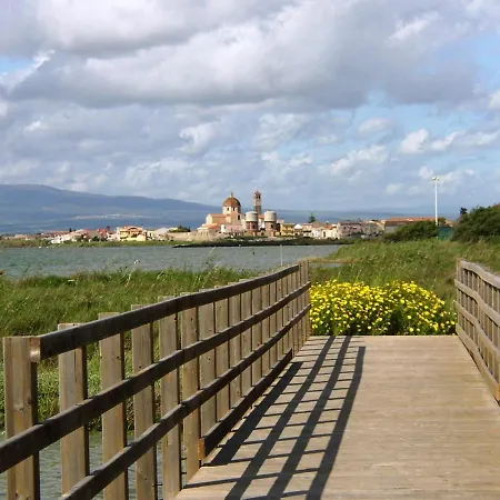 Casa L'angolo Fiorito بيت للعطل *